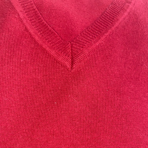 CLUB ROOM  Men’s Cherry Red Performance cotton Blend V-Neck Sweater - Picture 3 of 5